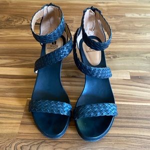 White Mountain Black Leather. Comfortable Heeled.  Zip-Back.